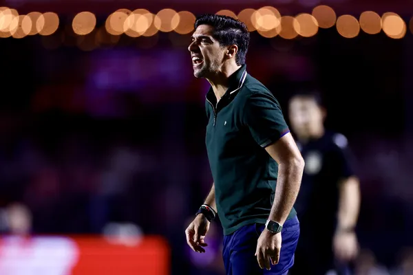 Abel Ferreira técnico do Palmeiras durante partida contra o São Paulo no estádio Morumbi pelo campeonato Brasileiro A 2026. Foto: Marcello Zambrana/AGIF
