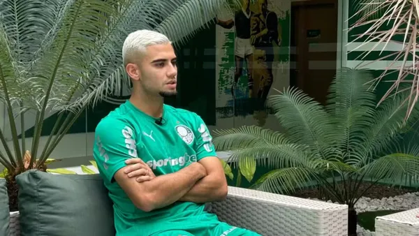 Andreas Pereira, com a camisa do Palmeiras