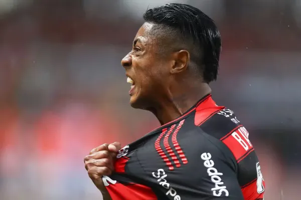 Botafogo x Flamengo: Bruno Henrique comemora gol na Supercopa — Foto: Gilvan de Souza / CRF