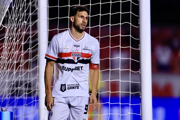 Calleri em ação pelo São Paulo. Foto: Marcello Zambrana/AGIF