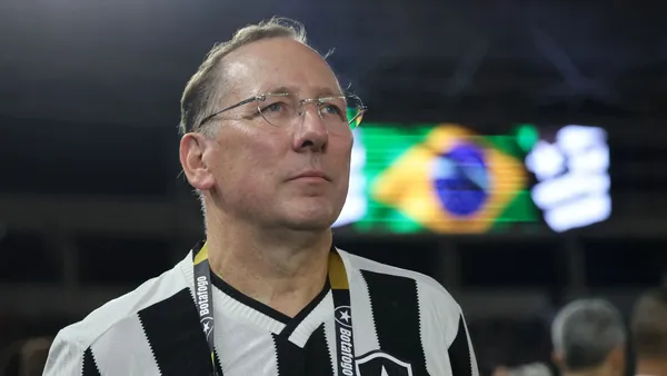 Corinthians continua ativo no mercado em busca de reforços
