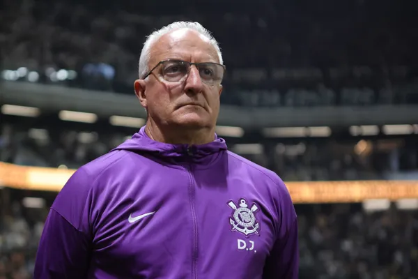 Dorival Júnior segue como técnico do Corinthians. Foto: Joisel Amaral/AGIF