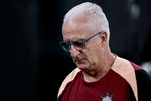 Dorival Junior técnico do Corinthians durante partida contra o Flamengo no estádio Arena Corinthians pelo campeonato Brasileiro A 2026. Foto: Marcello Zambrana/AGIF