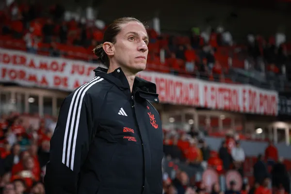 Filipe Luís em ação pelo Flamengo. Foto: Thiago Ribeiro/AGIF