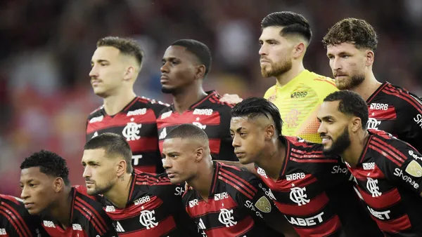 Jogadores do Flamengo antes de partida pela Libertadores. Foto: Jorge Rodrigues/AGIF