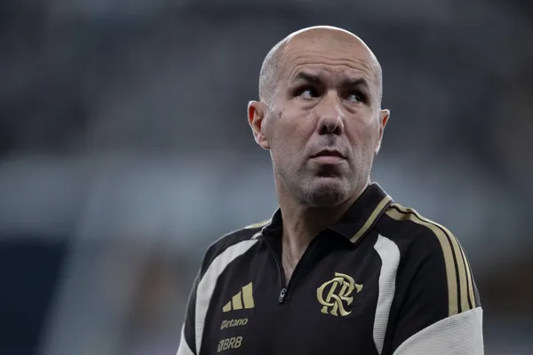 Leonardo Jardim, técnico do Flamengo durante partida contra o Botafogo no estadio Engenhao pelo campeonato Brasileiro A 2026. Foto: Jorge Rodrigues/AGIF