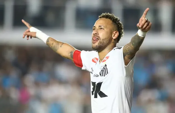 Neymar tem contrato até o fim do ano com o Santos — Foto: Jota Erre/AGIF