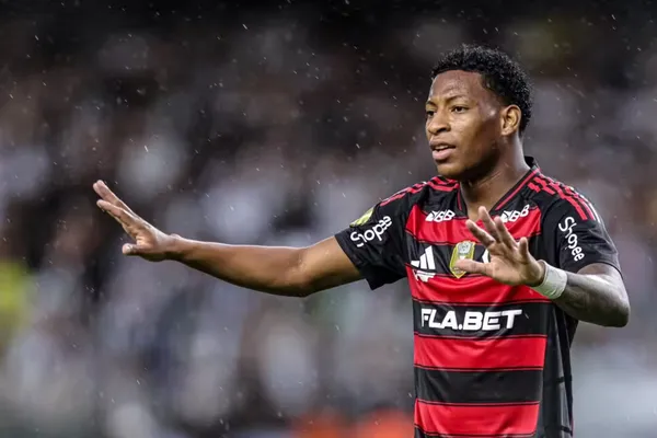 Plata em ação pelo Flamengo contra o Botafogo — Foto: Fernando Torres / AGIF