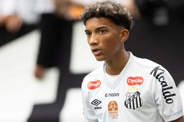Robinho Junior jogador do Santos durante partida contra o Bragantino no estádio Arena Corinthians pelo campeonato Paulista 2026. Foto: Joisel Amaral/AGIF