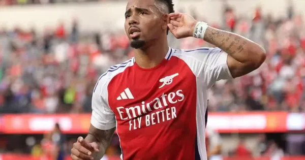 Atacante tem o futuro incerto - Foto: Richard Heathcote/Getty Images.