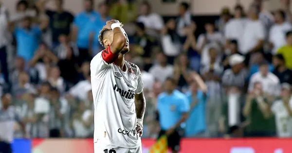 Neymar jogador do Santos durante partida contra o Coritiba no estádio Vila Belmiro pelo campeonato Copa Do Brasil 2026. Foto: Mauricio De Souza/AGIF