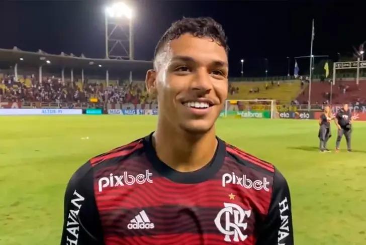 Victor Hugo diz 'não' para a Europa pelo Flamengo