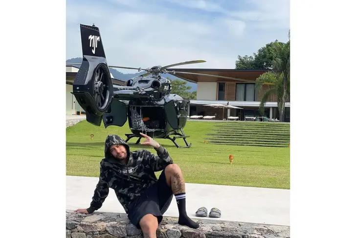 Neymar e seu helicóptero