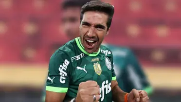 Abel Ferreira com a camisa do Palmeiras