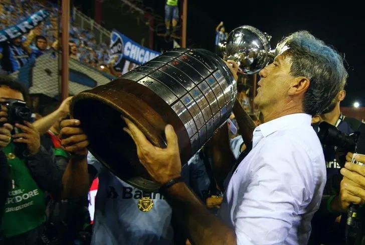 Pelo Grêmio, Renato ganhou a Copa do Brasil e a Libertadores como técnico em 2017. Em 1983, como jogador, foi campeão continental e mundial