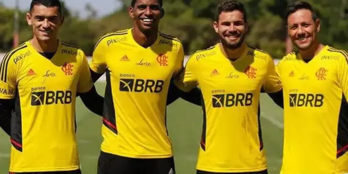Goleiro não deseja sair do Flamengo mesmo com todos os esforços do clube para negociá-lo
