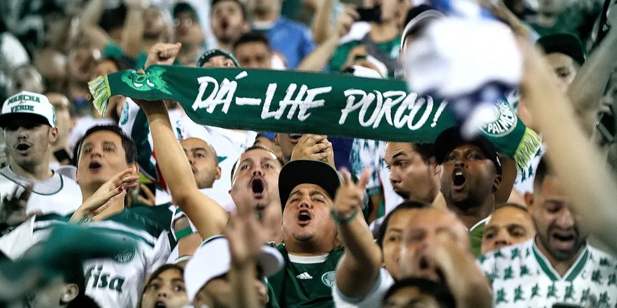 O Palmeiras tem recebido sondagens por jogador titular