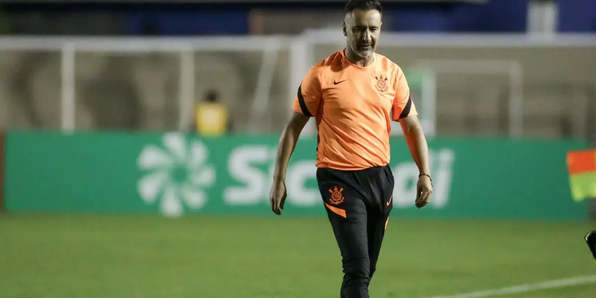 Treinador do Timão pagou geral após derrota para o Atlético Goianiense