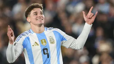 A atitude de Julian Alvarez a provocação de Raphinha (Foto: AFA)