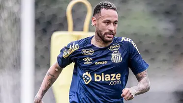 A atitude de Neymar na data Fifa (Foto: Santos)