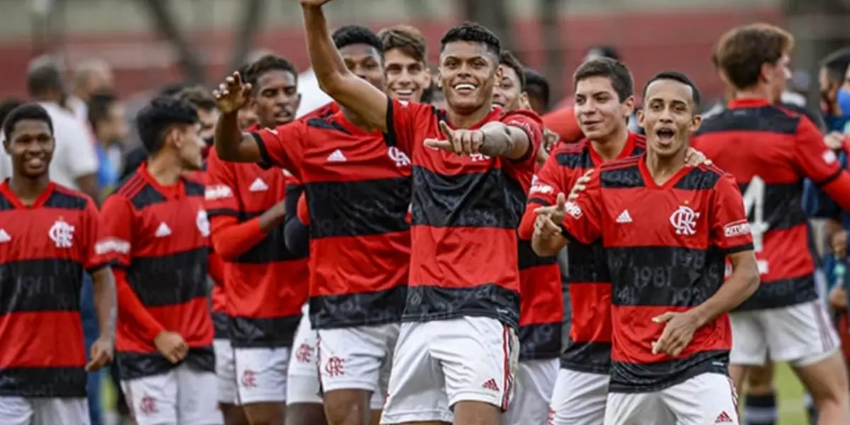 A base do Flamengo sempre vem revelando bons jogadores ao longo dos anos