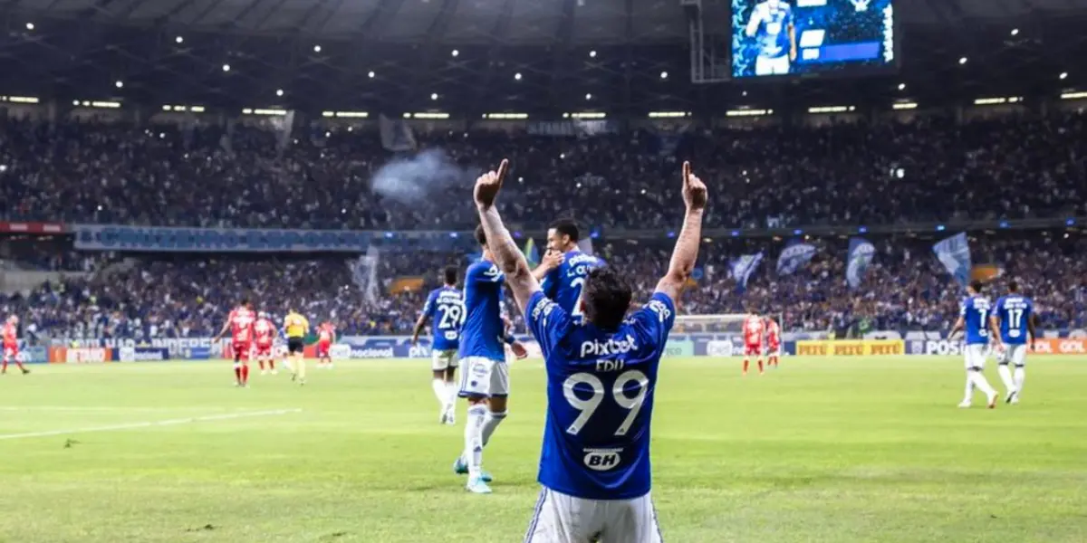 A Raposa bateu o CRB no Mineirão