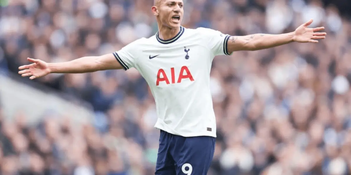 Atacante da Seleção Brasileira fez críticas duras ao próprio técnico