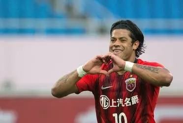 Atacante fechou as portas para o futebol inglês que o desejava