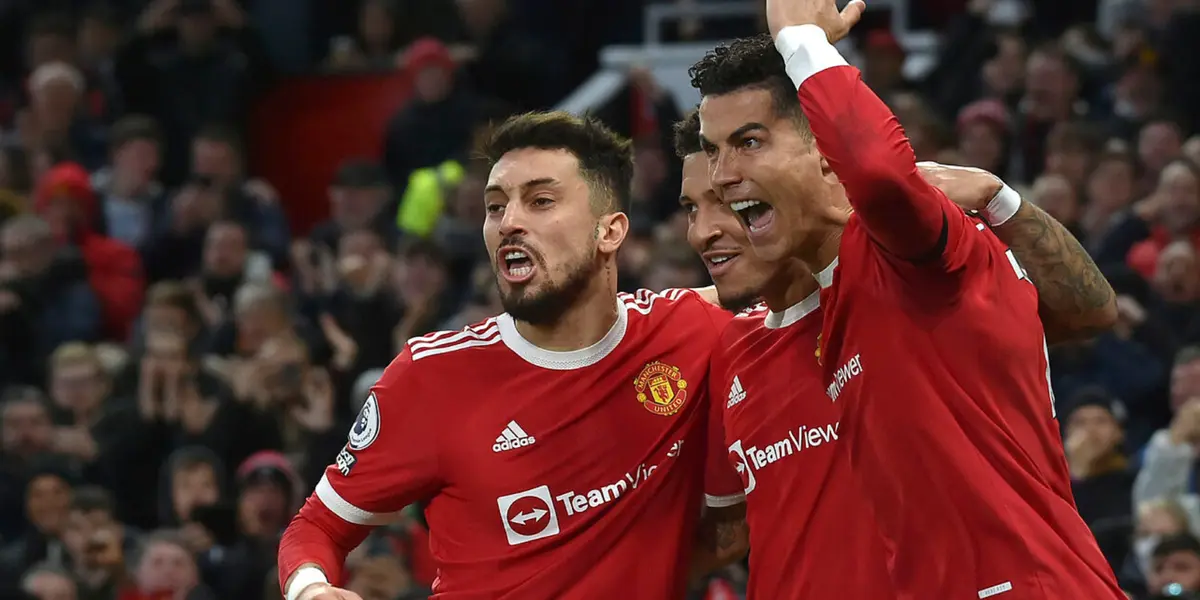 Avançado português fez um hat-trick com a camisa dos "red devils"