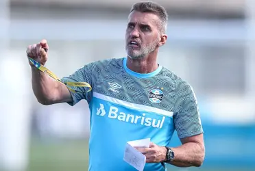 Baixo aproveitamento do treinador não conseguiu salvar o clube do terceiro rebaixamento da história