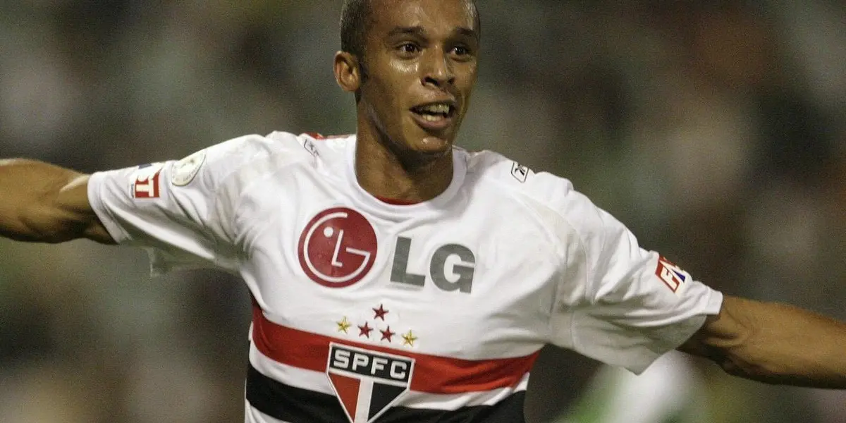 Defensor está próximo de voltar ao Brasil