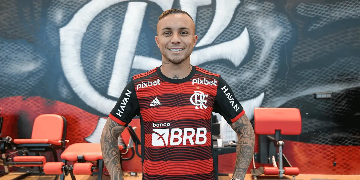 Everton Cebolinha vive uma situação difícil em ter que escolher entre Grêmio e Flamengo