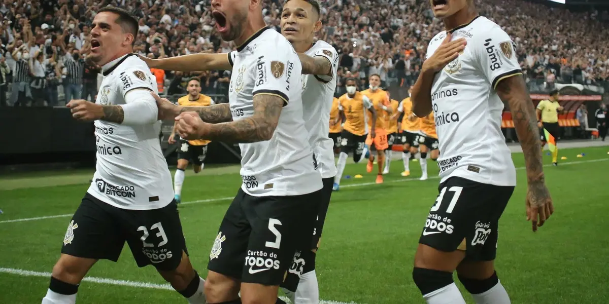 Fagner, jogador do Corinthians, tem uma Amarok de R$ 400 mil, mas o preço não chega nem perto do de Roger Guedes, que teve um Range Rover