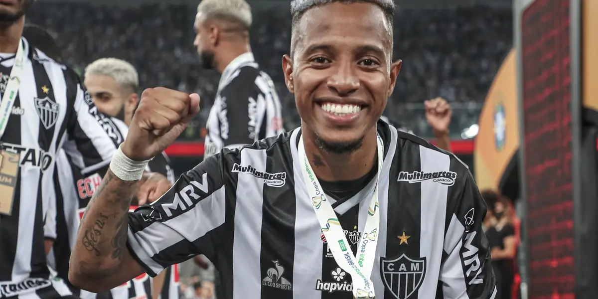 Os 2 meio campistas foram anunciados nas redes sociais do clube carioca