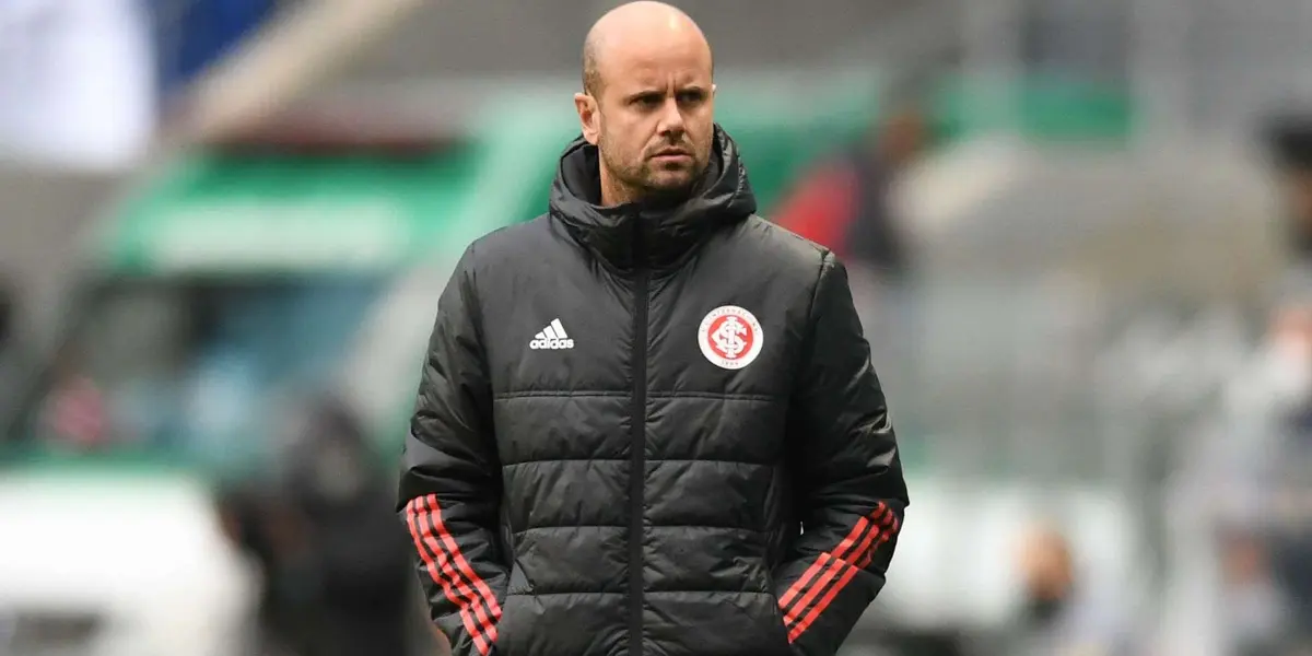 Técnico espanhol não resistiu após eliminação na Copa do Brasil e deixou o comando do Internacional.