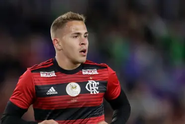 Volante nunca se firmou no Rubro-Negro carioca e virou "peso-morto"