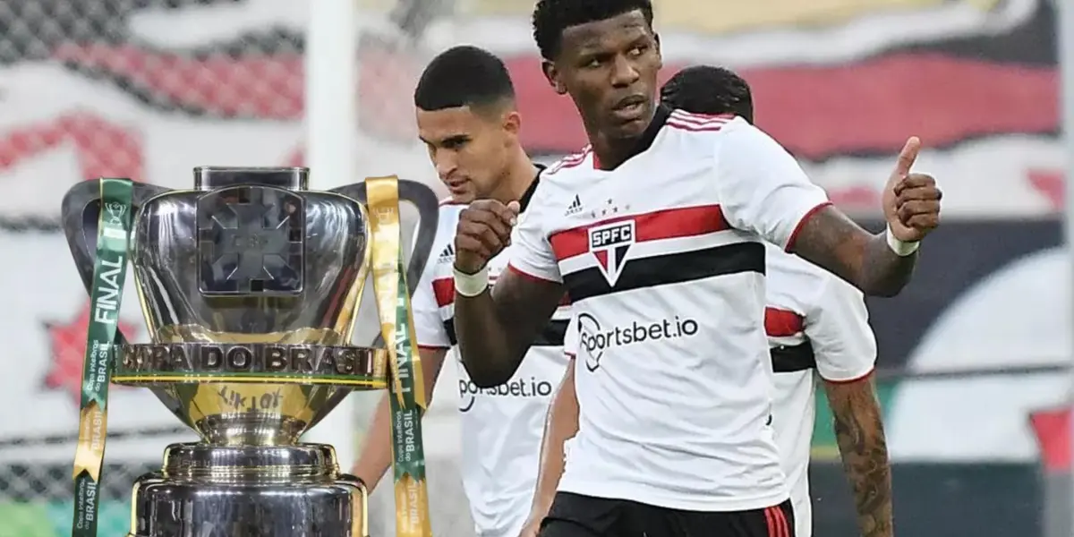 Zagueiro equatoriano sentiu a coxa e foi substituído aos 8 minutos do primeiro tempo