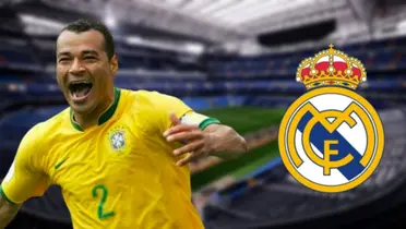 Cafu com a camisa da Seleção Brasileira com fundo do Santiago Bernabéu, Real Madrid.