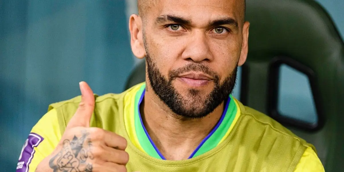 Daniel Alves consegue sua primeira saída da prisão desde o dia 20 de janeiro, quando foi detido. Porém, o motivo não é nada bom para ele