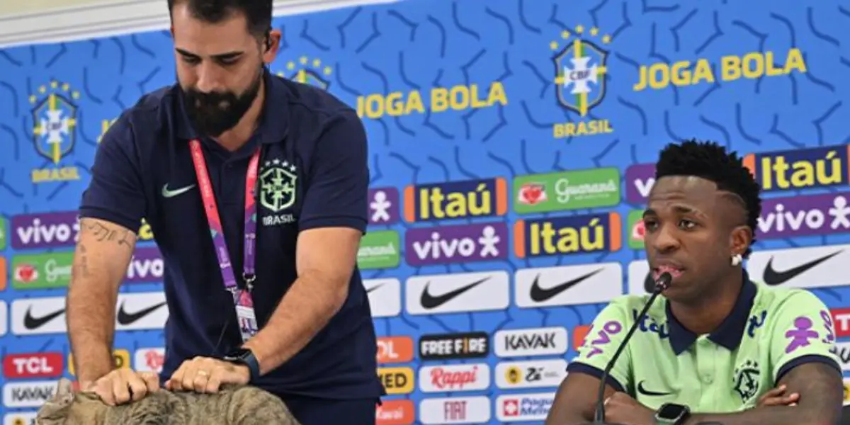 O mascote apareceu surpreendentemente na coletiva de imprensa da Seleção Brasileira