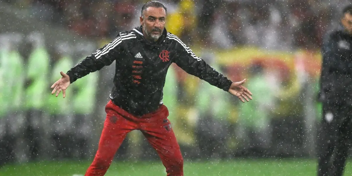 Time se classificou para a final, mas a torcida quer a saída do português