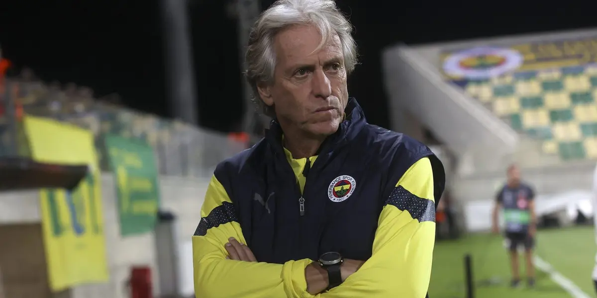 Treinador tem contrato com o Fenerbahçe até julho e não deve renovar com a equipe turca