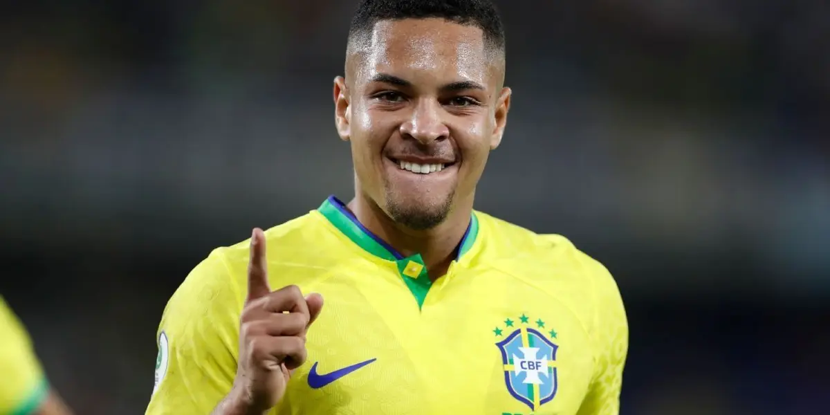 Vitor Roque se tornou o jogador mais jovem a estrear pela Seleção Brasileira desde Ronaldo Fenômeno