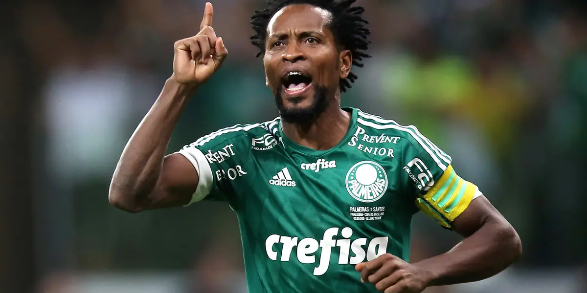 Zé Roberto deixou a aposentadoria de lado para voltar a jogar futebol, mas de um jeito diferente